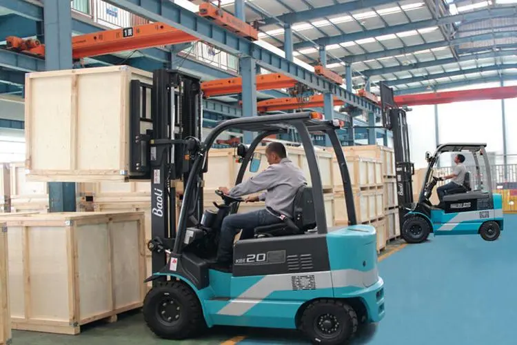 電動(dòng)堆高叉車蓄電池為什么要加蒸餾水？
